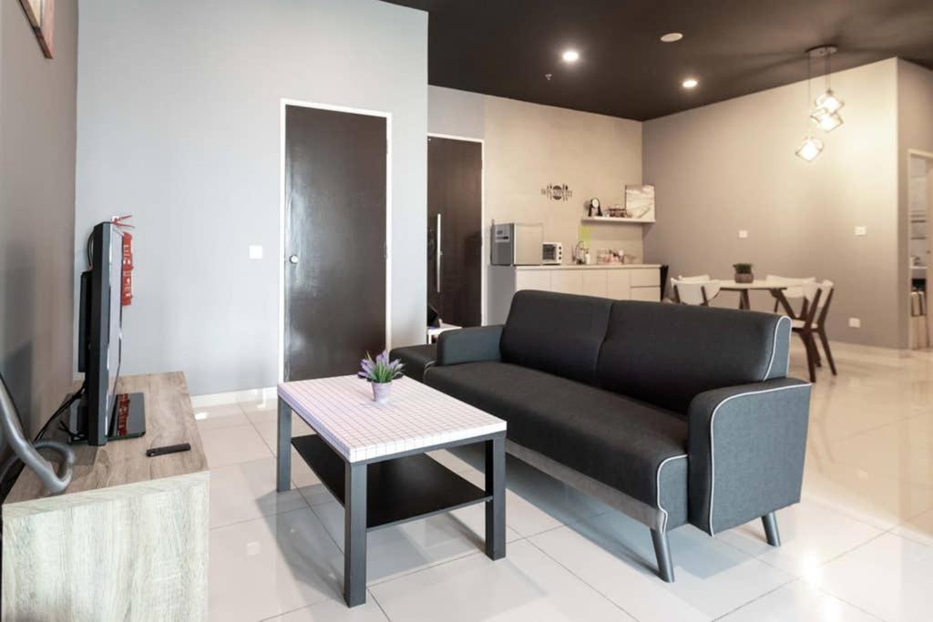 Apartment Spacious 3 Bedrooms By Cozy