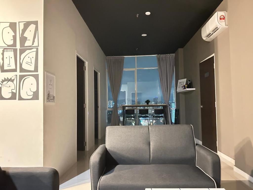 Spacious 3 Bedrooms By Cozy Apartment *